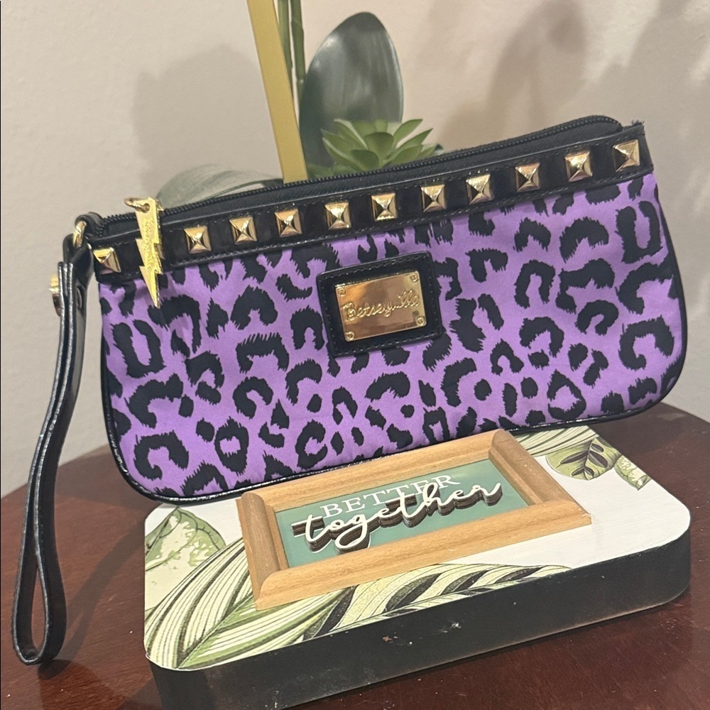 Purple Leopard Print Wristlet Clutch Betseyville wallet bag pouch designer - Picture 9 of 9